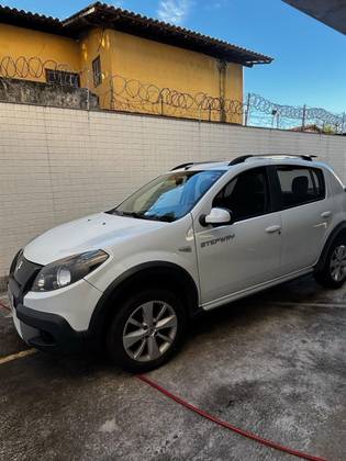 RENAULT SANDERO 1.6 STEPWAY 16V FLEX 4P AUTOMÁTICO